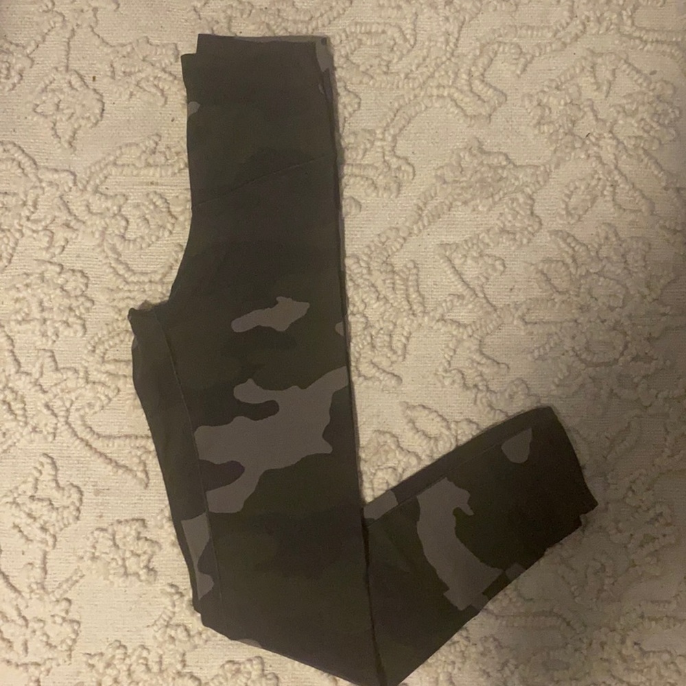 Camo High waisted leggings size Small